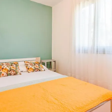 Povlja Bungalows 波维尔亚