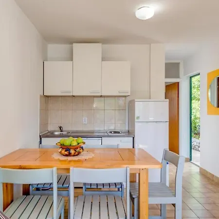 Povlja Bungalows 波维尔亚