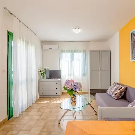 Povlja Bungalows * 波维尔亚