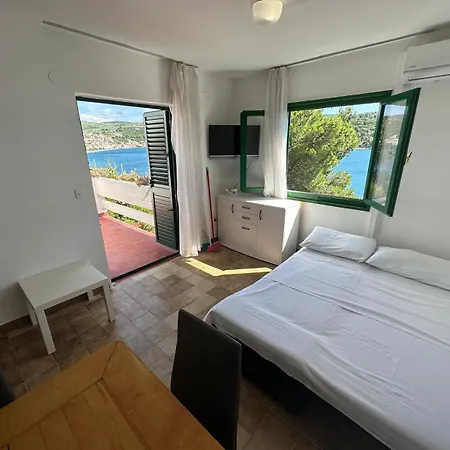 Povlja Bungalows