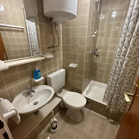 公寓 Povlja Bungalows 波维尔亚