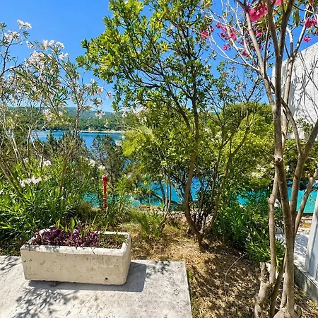 Povlja Bungalows Апартаменты *