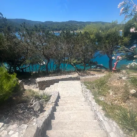 Povlja Bungalows *