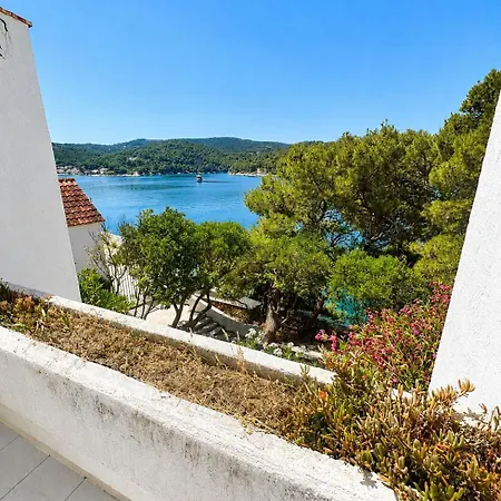 Апартаменти Povlja Bungalows