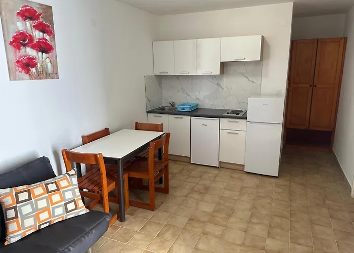 Povlja Bungalows بوفليا