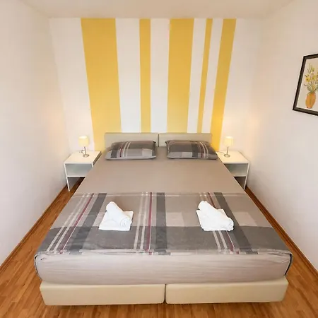Povlja Bungalows * Povlja (Brac)